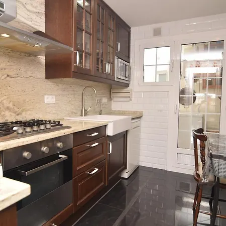 Homeholidaysrentals Maragall Apartment